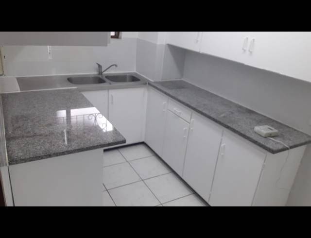 2 BEDROOM FLAT RENTED IN MORNINGSIDE